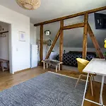 Stilvolles Zentrumsnahes Wohlfuehl-appartment Lägenhet *